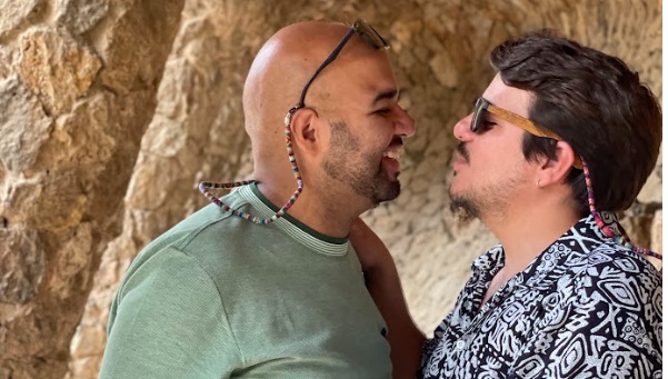 Vestido color arena, tela fluida